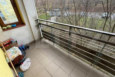 Apartament cu 3 camere semidecomandat, mobilat în Florești - 15