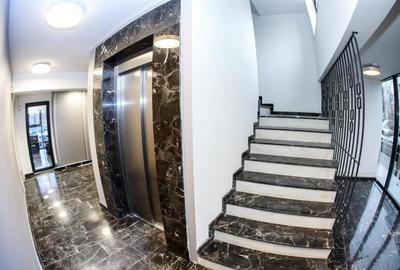 Apartament cu 3 camere semidecomandat în Podul de Fier - 2