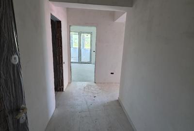 Apartament cu 2 camere decomandat în Podu Roș - 3