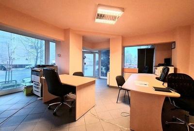 Spatiu birouri/comercial cu vitrina mare de 11 ml la B-dul Zizinului - 9