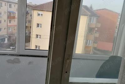 Vand apartament 2 camere - 1