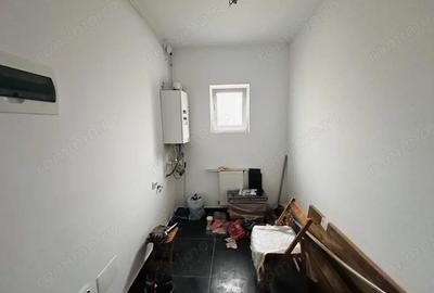 Casă cu 5 camere cu Teren 249 Mp în Roșu - 14