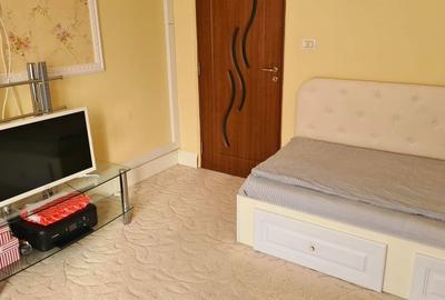 Apartament cu 3 camere decomandat în Central - 2