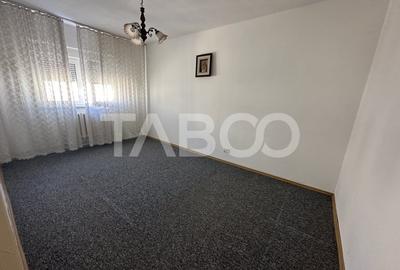 Apartament 4 camere 2 bai boxa la subsol etaj 3 zona  1 Decembrie - 3