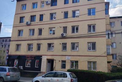 Apartament cu 3 camere în Central - 1