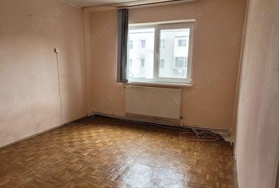 Apartament cu 2 camere semidecomandat în Obor