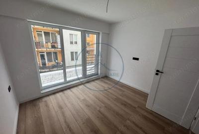 Apartament cu 3 camere decomandat în Central - 1