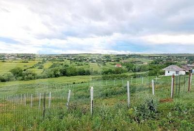 Teren de 425 mp, în Iris