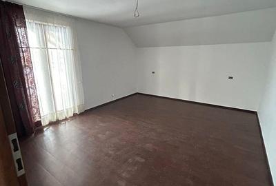 Casă cu Teren 1090 Mp în Central - 15