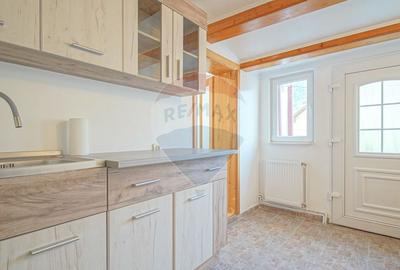 Comision 0% Casa singur in curte cartier Schei - 8