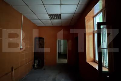 Spațiu comercial, de 80 mp, în Central - 7
