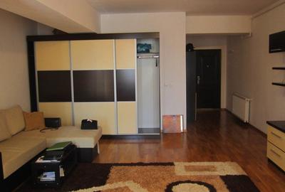 Garsonieră semidecomandată, mobilată în Vitan