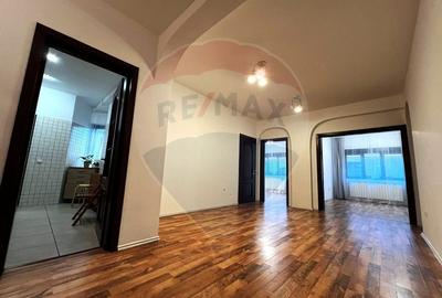Apartament cu 3 camere de vanzare in vila zona Eminescu/Dacia - 1