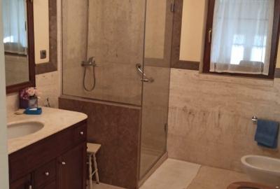 Casa individuala cu spatiu pt activitate