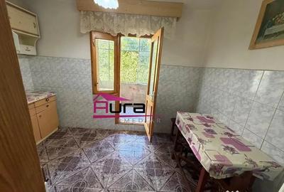 Apartament cu 3 camere decomandat în C5
