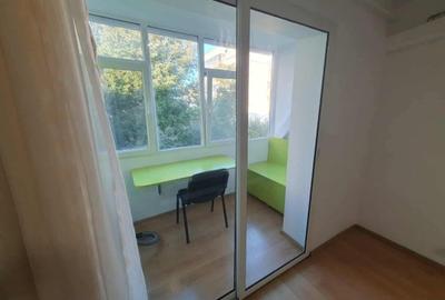 Apartament cu 2 camere decomandat în Nicolina
