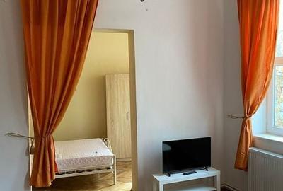 Cladire stradala ultracentral pretabil cabinet sau magazin Cladire stradala ultracentral pretabil cabinet sau magazin - 2