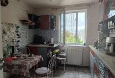 Apartament cu 3 camere decomandat în Central - 2