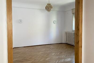 Apartament cu 4 camere semidecomandat în 13 Septembrie - 2