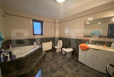 Casă cu 5 camere cu Teren 363 Mp în Nord - 8