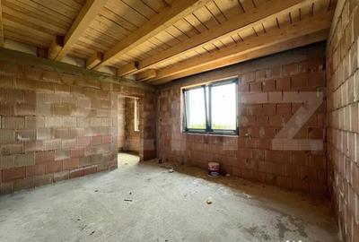 Casă cu 4 camere cu Teren 555 Mp în Cetate - 2