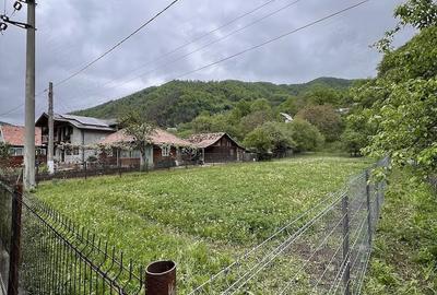 Teren de 580 mp, în Siriu - 3