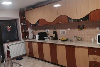 Casă cu 4 camere în Nicolae Bălcescu - 4