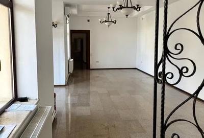 Casă cu 4 camere cu Teren 300 Mp în Tomis II - 4