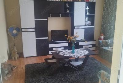 Casă cu 3 camere cu Teren 2500 Mp în Central - 2