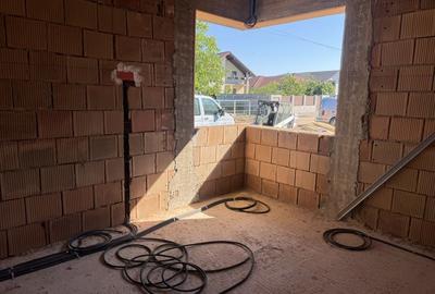 Casă cu 4 camere în Micești - 2