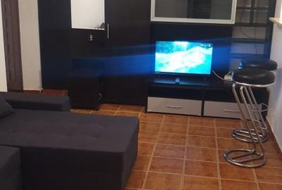 Apartament cu 3 camere semidecomandat în Central - 2