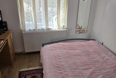 Casă cu 4 camere în Teiș