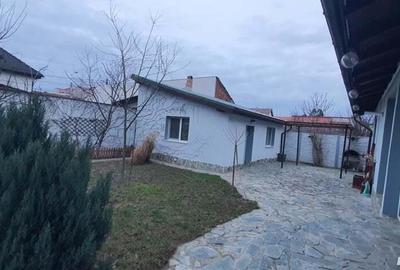 Inchiriez casa in zona Fratelia - 24