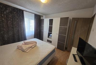 Inchiriez apartament 3 camere central - 2