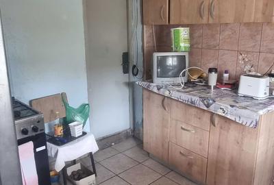 Casă cu 3 camere cu Teren 180 Mp în Central - 2