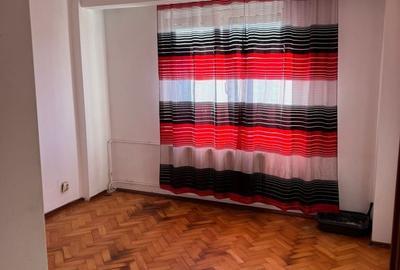 Apartament cu 3 camere în Decebal - 2
