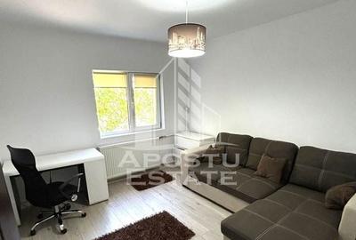 Apartament cu 3 camere, decomandat, zona Judetean