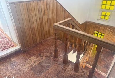 Casă cu 4 camere cu Teren 200 Mp în Central - 17