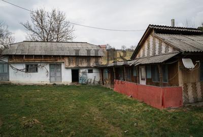 Casă individuală cu 10 camere cu Canalizare în Strugari - 2