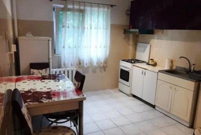 Apartament cu 3 camere semidecomandat în Dristor