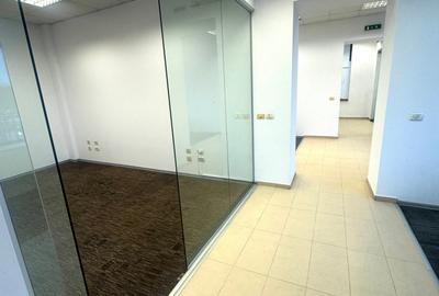 Spațiu comercial, de 217 mp, în P-ța Victoriei - 12