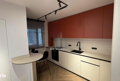 Apartament cu 3 camere decomandat în Tineretului
