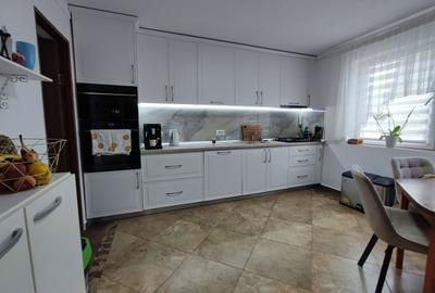 Casă cu 4 camere în Central - 6