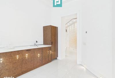 Apartament cu 3 camere în Central - 2