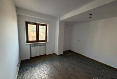 Apartament cu 3 camere decomandat în Central - 4