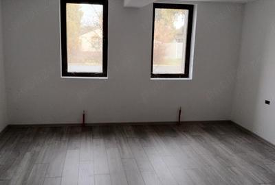 Casă cu Teren 1500 Mp în Turnu - 2