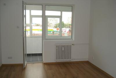 Apartament cu 3 camere decomandat, mobilat în Cantacuzino