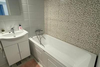Apartament cu 2 camere decomandat în Apărătorii Patriei - 4