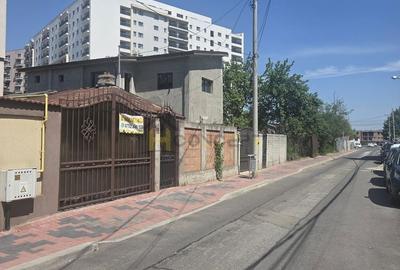 Spațiu comercial, în Titan - 2