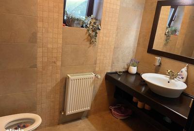 Casă cu 4 camere cu Teren 750 Mp în Central - 2